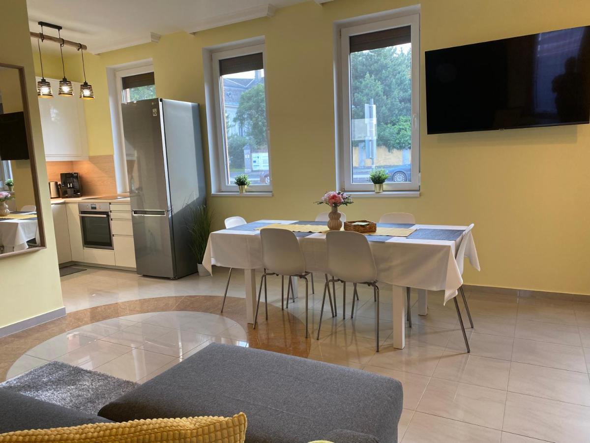 Nest1 Apartments Кестхей Екстер'єр фото